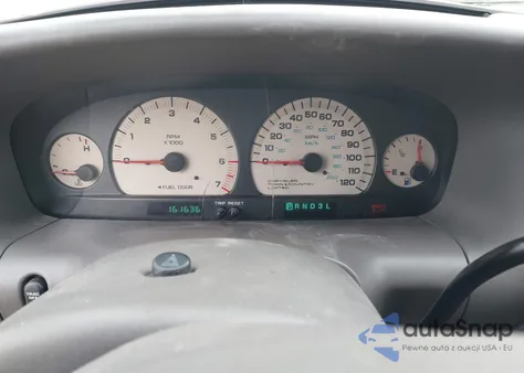 2000 Chrysler Town & Country Limited from USA, damaged, VIN 1C4GP64LXYB550923